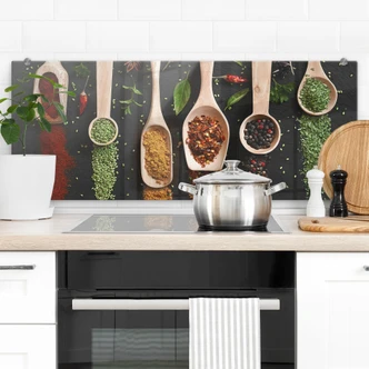 Kitchen Splashback Herbs and spices on a wooden spoon - Dingemans 